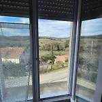 L'oustaloise - Et Table D'hotes Pres De Beziers- Alex Est Cuisinier De Metier- Piscine Avec Transats Et Parasols Terrasse Parking Prive Et Garage A Velos Motos- Labellisee Accueil Velo Et Vignoble Et Decouverte Отель типа 