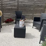 L'oustaloise - Et Table D'hotes Pres De Beziers- Alex Est Cuisinier De Metier- Piscine Avec Transats Et Parasols Terrasse Parking Prive Et Garage A Velos Motos- Labellisee Accueil Velo Et Vignoble Et Decouverte Отель типа 
