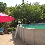 L'oustaloise - Et Table D'hotes Pres De Beziers- Alex Est Cuisinier De Metier- Piscine Avec Transats Et Parasols Terrasse Parking Prive Et Garage A Velos Motos- Labellisee Accueil Velo Et Vignoble Et Decouverte Отель типа 