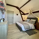 L'oustaloise - Et Table D'hotes Pres De Beziers- Alex Est Cuisinier De Metier- Piscine Avec Transats Et Parasols Terrasse Parking Prive Et Garage A Velos Motos- Labellisee Accueil Velo Et Vignoble Et Decouverte 3* Faugeres (Herault)