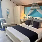 L'oustaloise - Et Table D'hotes Pres De Beziers- Alex Est Cuisinier De Metier- Piscine Avec Transats Et Parasols Terrasse Parking Prive Et Garage A Velos Motos- Labellisee Accueil Velo Et Vignoble Et Decouverte 3*