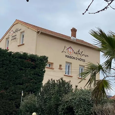Alojamento de Acomodação e Pequeno-almoço L'oustaloise - Et Table D'hôtes Prés De Béziers- Alex Est Cuisinier De Métier- Piscine Avec Transats Et Parasols Terrasse Parking Privé Et Garage à Vélos Motos- Labellisée Accueil Vélo Et Vignoble Et Découverte