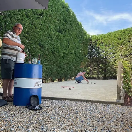 Panzió L'oustaloise - Et Table D'hotes Pres De Beziers- Alex Est Cuisinier De Metier- Piscine Avec Transats Et Parasols Terrasse Parking Prive Et Garage A Velos Motos- Labellisee Accueil Velo Et Vignoble Et Decouverte 3*