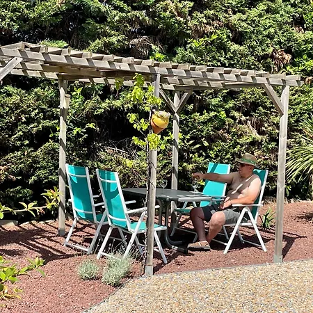 L'oustaloise - Et Table D'hotes Pres De Beziers- Alex Est Cuisinier De Metier- Piscine Avec Transats Et Parasols Terrasse Parking Prive Et Garage A Velos Motos- Labellisee Accueil Velo Et Vignoble Et Decouverte Panzió