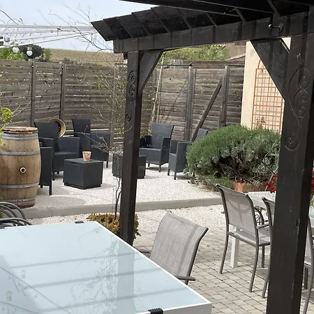 L'oustaloise - Et Table D'hotes Pres De Beziers- Alex Est Cuisinier De Metier- Piscine Avec Transats Et Parasols Terrasse Parking Prive Et Garage A Velos Motos- Labellisee Accueil Velo Et Vignoble Et Decouverte 3* Faugères