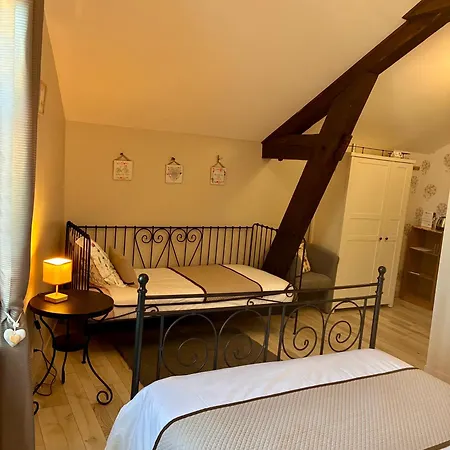 L'oustaloise - Et Table D'hotes Pres De Beziers- Alex Est Cuisinier De Metier- Piscine Avec Transats Et Parasols Terrasse Parking Prive Et Garage A Velos Motos- Labellisee Accueil Velo Et Vignoble Et Decouverte Bed & Breakfast