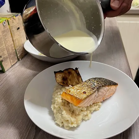 לינה וארוחת בוקר L'oustaloise - Et Table D'hotes Pres De Beziers- Alex Est Cuisinier De Metier- Piscine Avec Transats Et Parasols Terrasse Parking Prive Et Garage A Velos Motos- Labellisee Accueil Velo Et Vignoble Et Decouverte Faugères