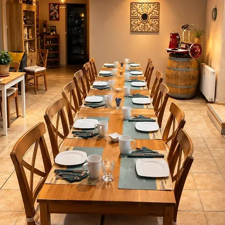 L'oustaloise - Et Table D'hotes Pres De Beziers- Alex Est Cuisinier De Metier- Piscine Avec Transats Et Parasols Terrasse Parking Prive Et Garage A Velos Motos- Labellisee Accueil Velo Et Vignoble Et Decouverte Faugères