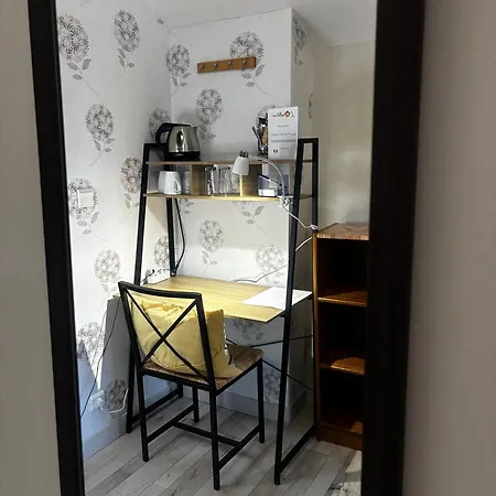 L'oustaloise - Et Table D'hotes Pres De Beziers- Alex Est Cuisinier De Metier- Piscine Avec Transats Et Parasols Terrasse Parking Prive Et Garage A Velos Motos- Labellisee Accueil Velo Et Vignoble Et Decouverte לינה וארוחת בוקר