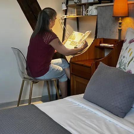 L'oustaloise - Et Table D'hotes Pres De Beziers- Alex Est Cuisinier De Metier- Piscine Avec Transats Et Parasols Terrasse Parking Prive Et Garage A Velos Motos- Labellisee Accueil Velo Et Vignoble Et Decouverte לינה וארוחת בוקר