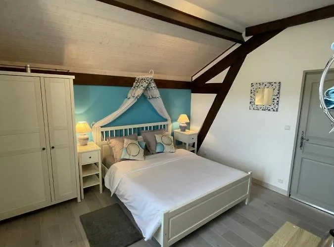 לינה וארוחת בוקר L'oustaloise - Et Table D'hotes Pres De Beziers- Alex Est Cuisinier De Metier- Piscine Avec Transats Et Parasols Terrasse Parking Prive Et Garage A Velos- Labellisee Accueil Velo Et Vignoble Et Decouverte 3*