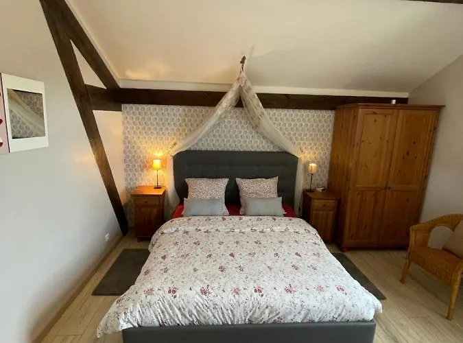 לינה וארוחת בוקר L'oustaloise - Et Table D'hotes Pres De Beziers- Alex Est Cuisinier De Metier- Piscine Avec Transats Et Parasols Terrasse Parking Prive Et Garage A Velos- Labellisee Accueil Velo Et Vignoble Et Decouverte