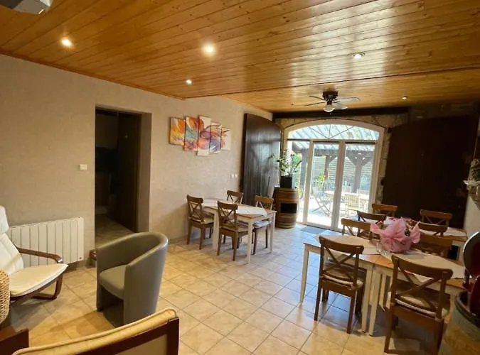 L'oustaloise - Et Table D'hotes Pres De Beziers- Alex Est Cuisinier De Metier- Piscine Avec Transats Et Parasols Terrasse Parking Prive Et Garage A Velos- Labellisee Accueil Velo Et Vignoble Et Decouverte Faugères