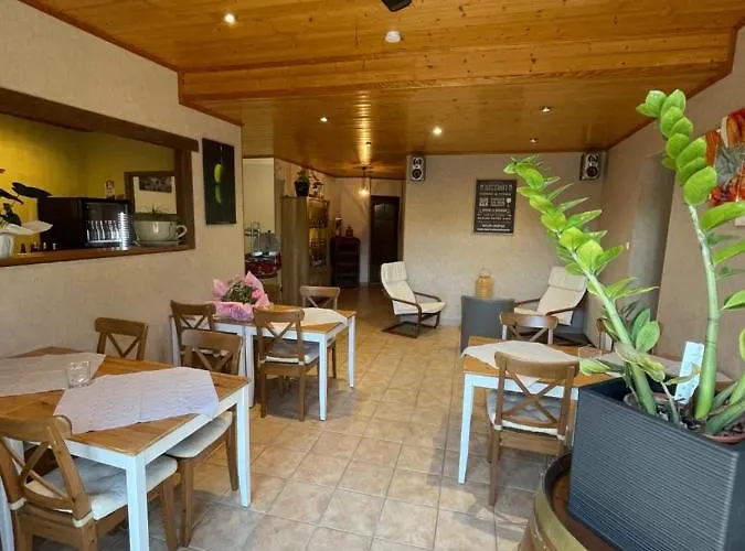 L'oustaloise - Et Table D'hotes Pres De Beziers- Alex Est Cuisinier De Metier- Piscine Avec Transats Et Parasols Terrasse Parking Prive Et Garage A Velos- Labellisee Accueil Velo Et Vignoble Et Decouverte 3* Faugères