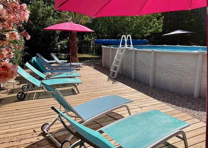 לינה וארוחת בוקר L'oustaloise - Et Table D'hotes Pres De Beziers- Alex Est Cuisinier De Metier- Piscine Avec Transats Et Parasols Terrasse Parking Prive Et Garage A Velos- Labellisee Accueil Velo Et Vignoble Et Decouverte 3*