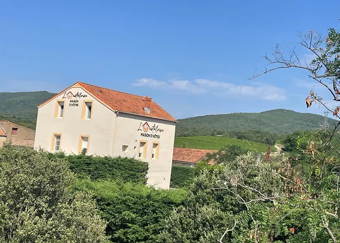 L'oustaloise - Et Table D'hotes Pres De Beziers- Alex Est Cuisinier De Metier- Piscine Avec Transats Et Parasols Terrasse Parking Prive Et Garage A Velos- Labellisee Accueil Velo Et Vignoble Et Decouverte לינה וארוחת בוקר Faugères