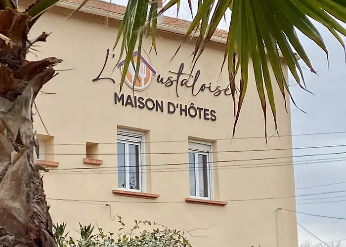 L'oustaloise - Et Table D'hotes Pres De Beziers- Alex Est Cuisinier De Metier- Piscine Avec Transats Et Parasols Terrasse Parking Prive Et Garage A Velos- Labellisee Accueil Velo Et Vignoble Et Decouverte