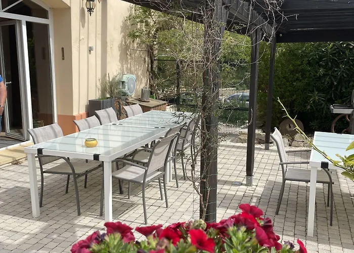 L'oustaloise - Et Table D'hotes Pres De Beziers- Alex Est Cuisinier De Metier- Piscine Avec Transats Et Parasols Terrasse Parking Prive Et Garage A Velos- Labellisee Accueil Velo Et Vignoble Et Decouverte Faugères