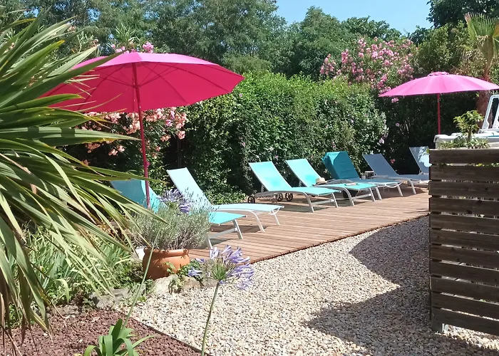 L'oustaloise - Et Table D'hotes Pres De Beziers- Alex Est Cuisinier De Metier- Piscine Avec Transats Et Parasols Terrasse Parking Prive Et Garage A Velos- Labellisee Accueil Velo Et Vignoble Et Decouverte Faugères