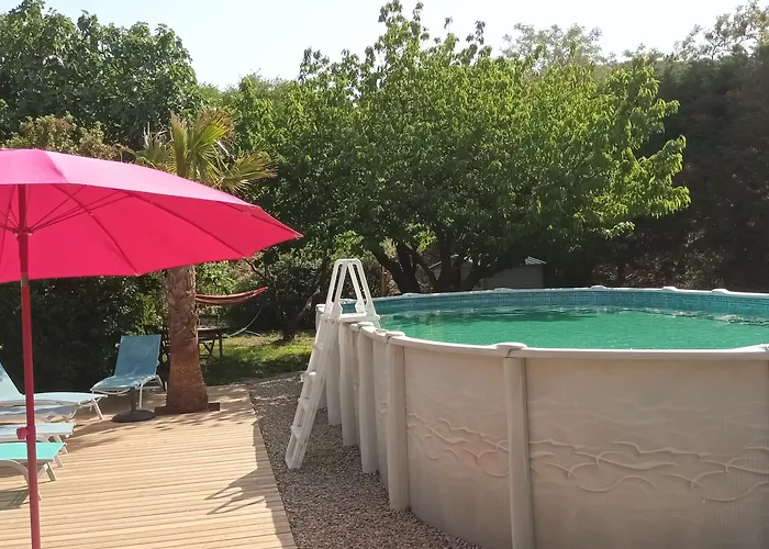 L'oustaloise - Et Table D'hotes Pres De Beziers- Alex Est Cuisinier De Metier- Piscine Avec Transats Et Parasols Terrasse Parking Prive Et Garage A Velos- Labellisee Accueil Velo Et Vignoble Et Decouverte לינה וארוחת בוקר